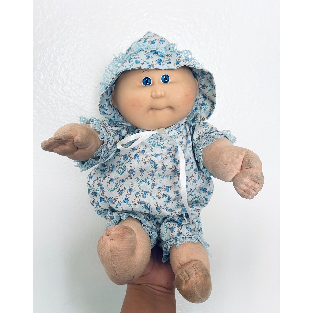 Vintage Cabbage Patch Kid Doll 1978 Baby Blue Floral Outfit Collectible Toy‎